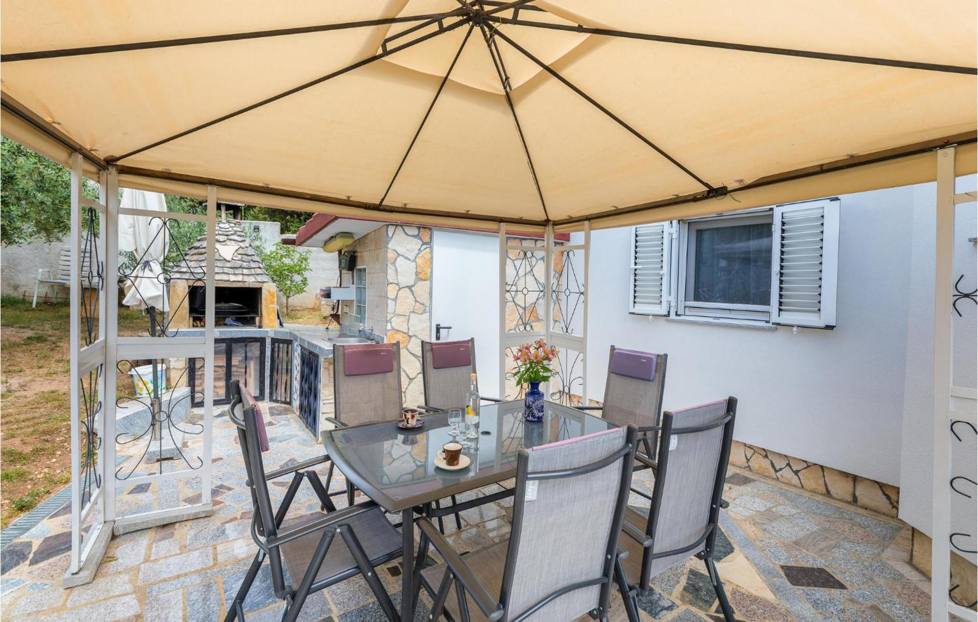 Beautiful Apartment In Barbariga With Kitchen ภายนอก รูปภาพ