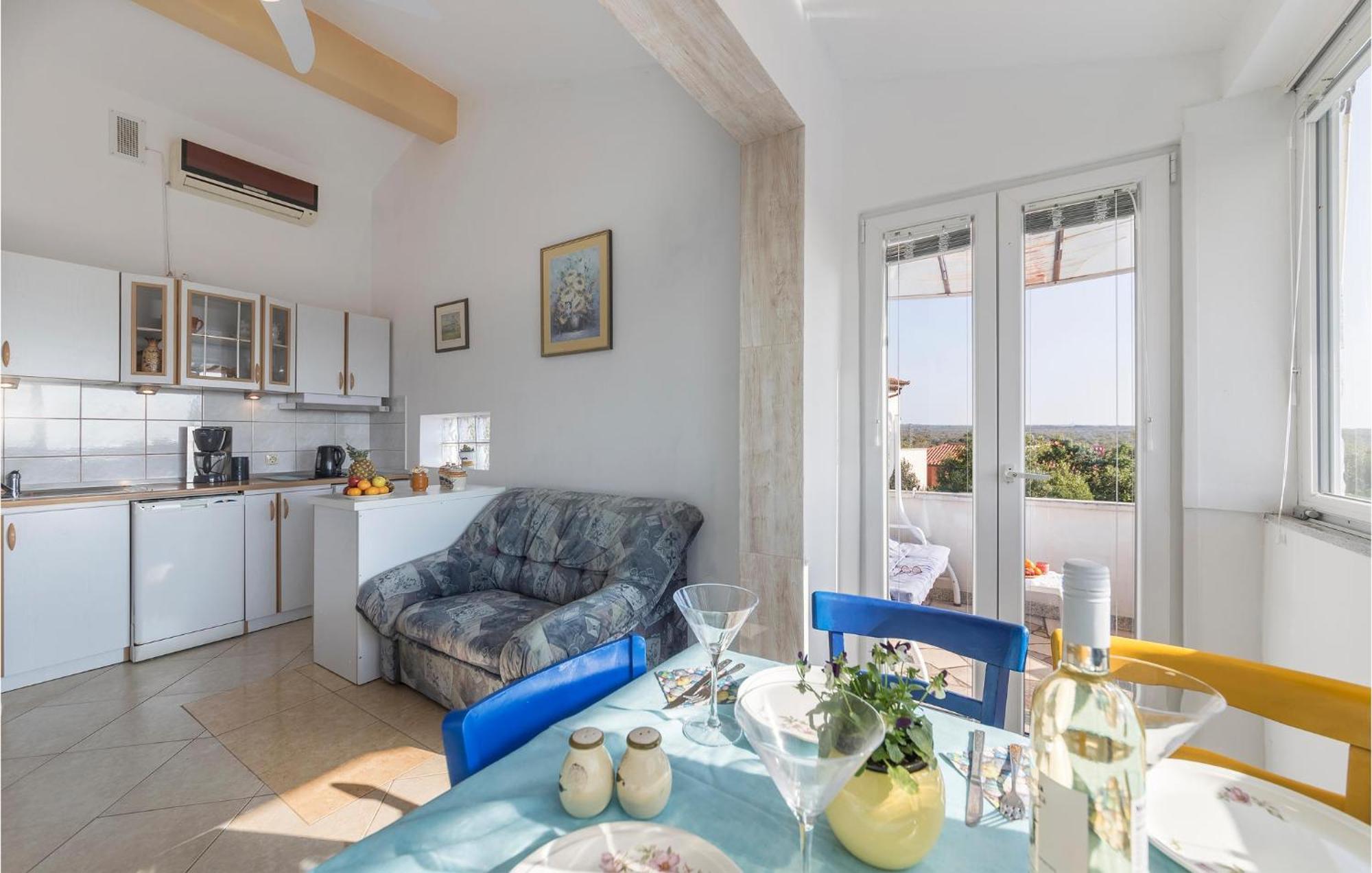 Beautiful Apartment In Barbariga With Kitchen ภายนอก รูปภาพ