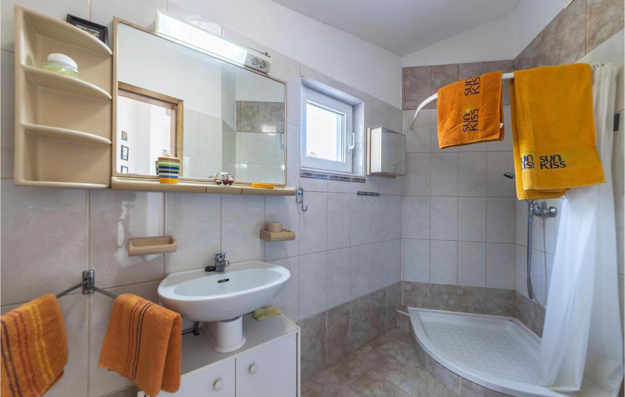 Beautiful Apartment In Barbariga With Kitchen ภายนอก รูปภาพ