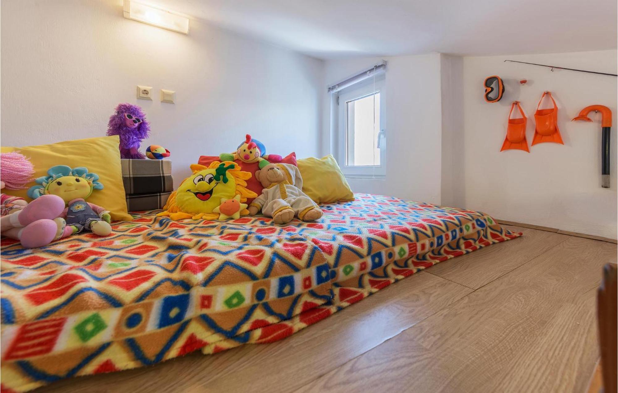 Beautiful Apartment In Barbariga With Kitchen ภายนอก รูปภาพ