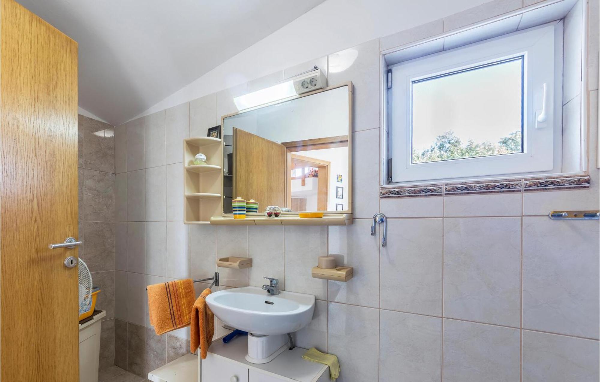 Beautiful Apartment In Barbariga With Kitchen ภายนอก รูปภาพ