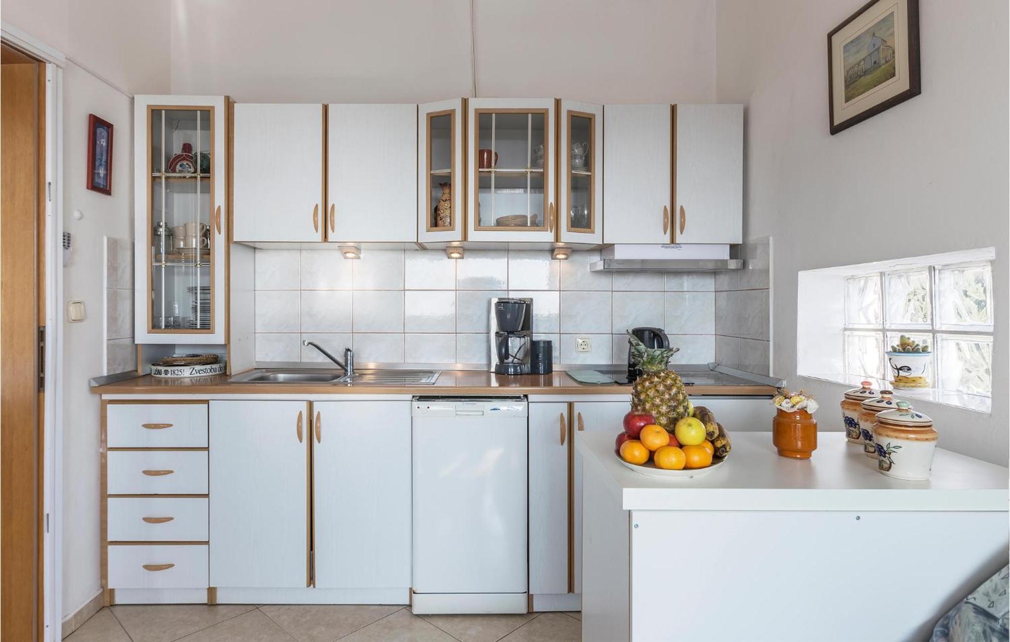Beautiful Apartment In Barbariga With Kitchen ภายนอก รูปภาพ